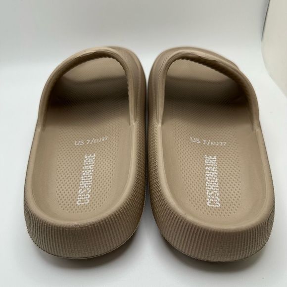 CUSHIONAIRE Women's cloud recovery slide sandals with +Comfort 7 KHAKI - Picture 4 of 7